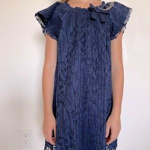 Lace girls dress with cap sleeves